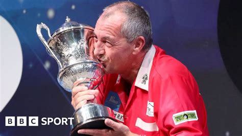 BDO World Darts: Wayne Warren beats Jim Williams to win .